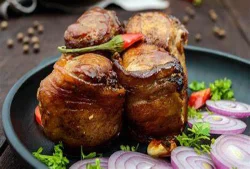 Medalhão de Porco com Bacon Temperado Girardi 600G Medalhão de Porco com Bacon Temperado Girardi 600G