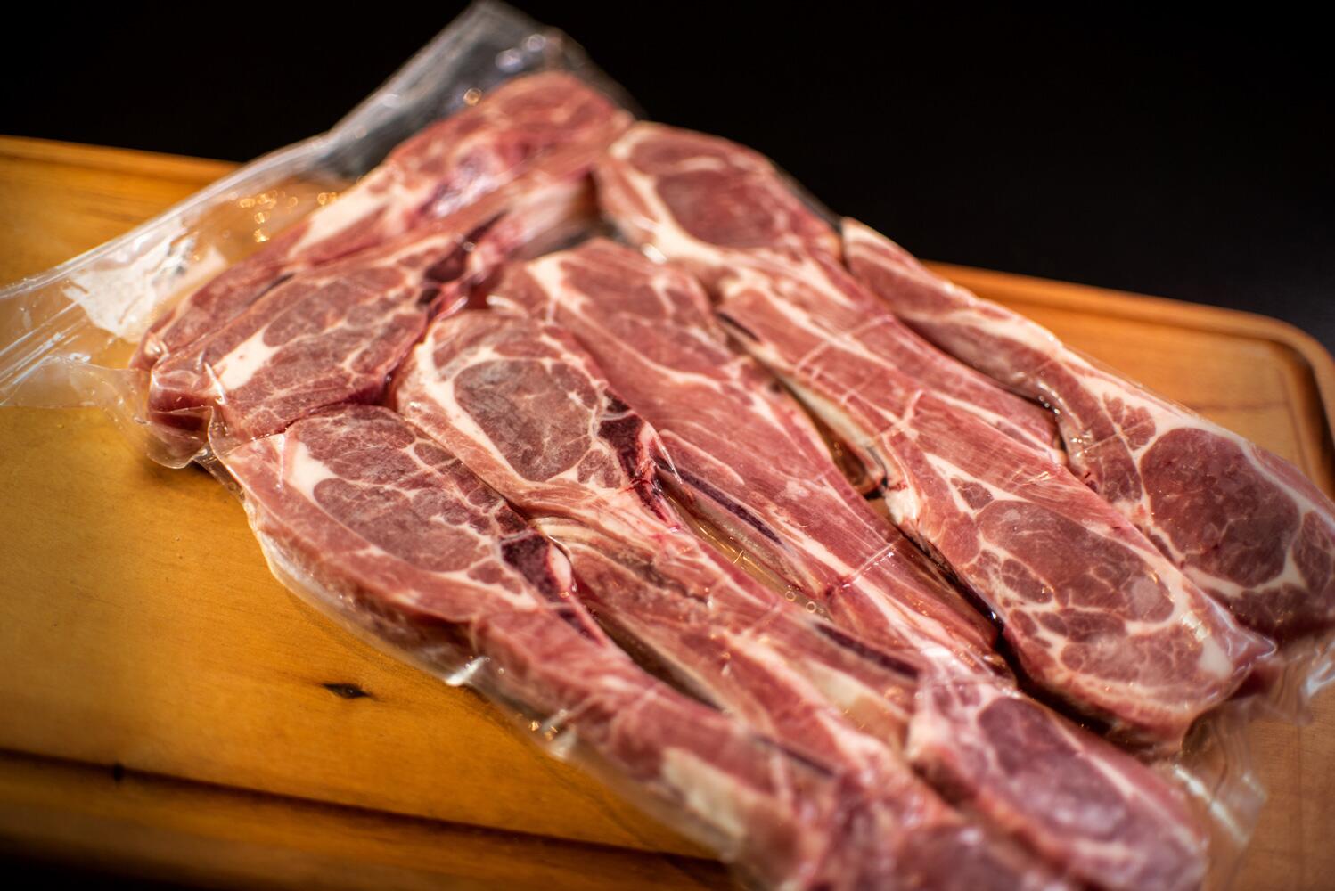 Caré de Cordeiro Fatiado Castrolanda Kg | Bom Gourmet - Carnes Express