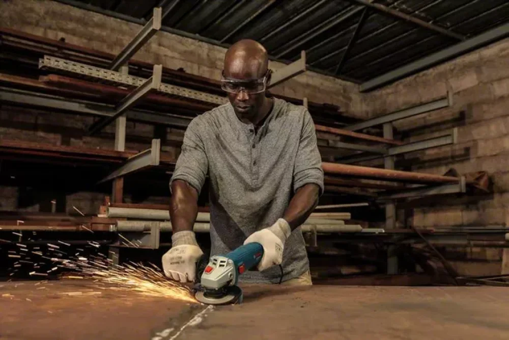 Esmerilhadeira Angular 7 2500W Gws 25-180 220V – Bosch