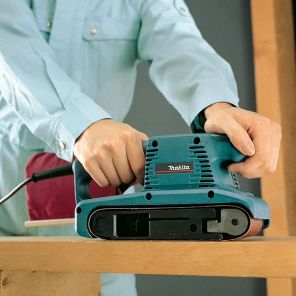 Lixadeira de Cinta 650W Makita 9910 220V – Acabamento Profissional