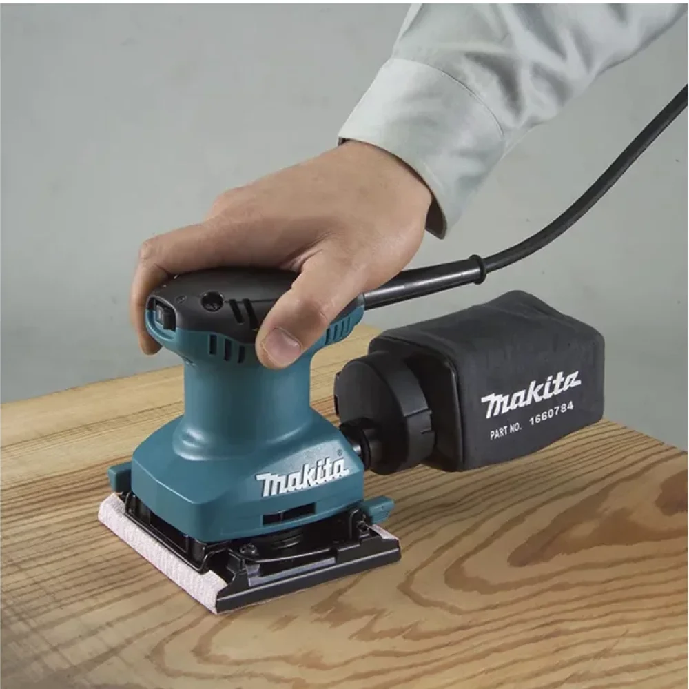 Lixadeira Orbital 180W com Coletor de Pó 110V Bo4557 Makita