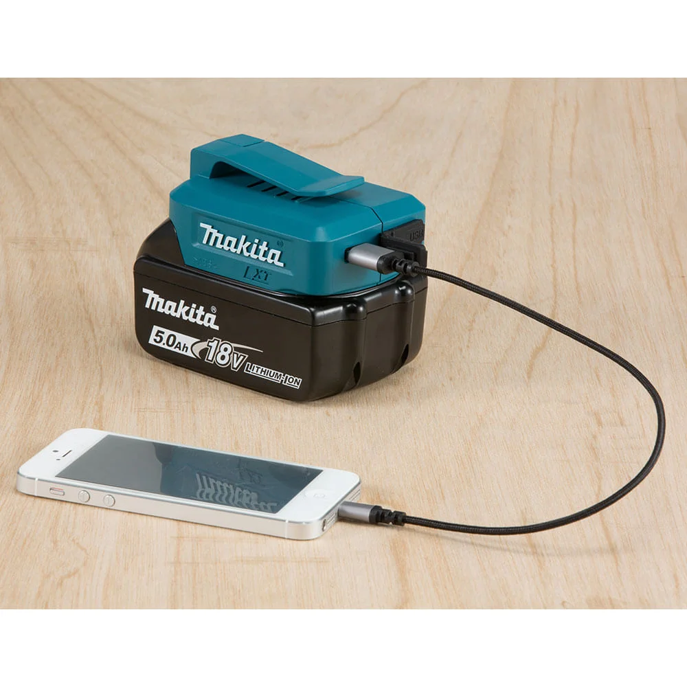Adaptador Compacto USB para Carregar Dispositivos Móveis ADP05 Makita
