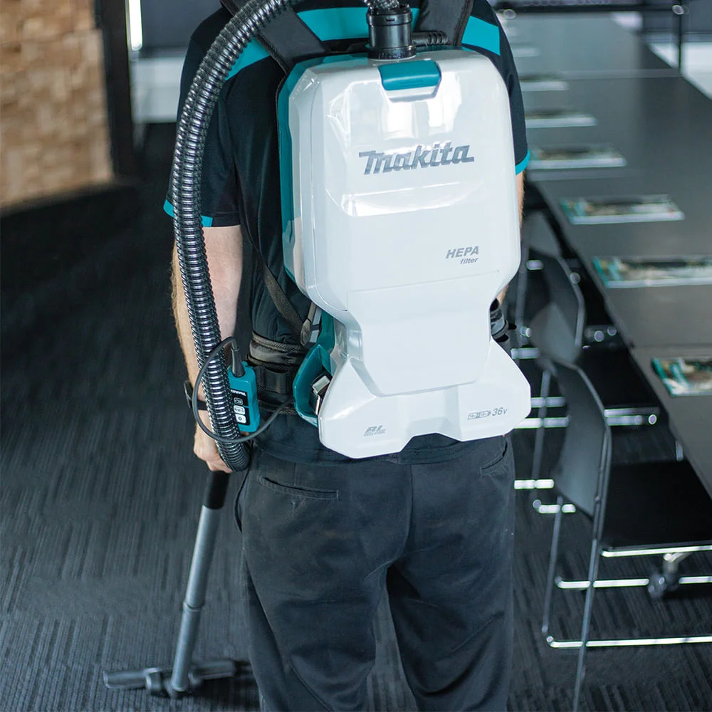 Aspirador de Pó Costal à Bateria Não acompanha18V DVC660Z Makita