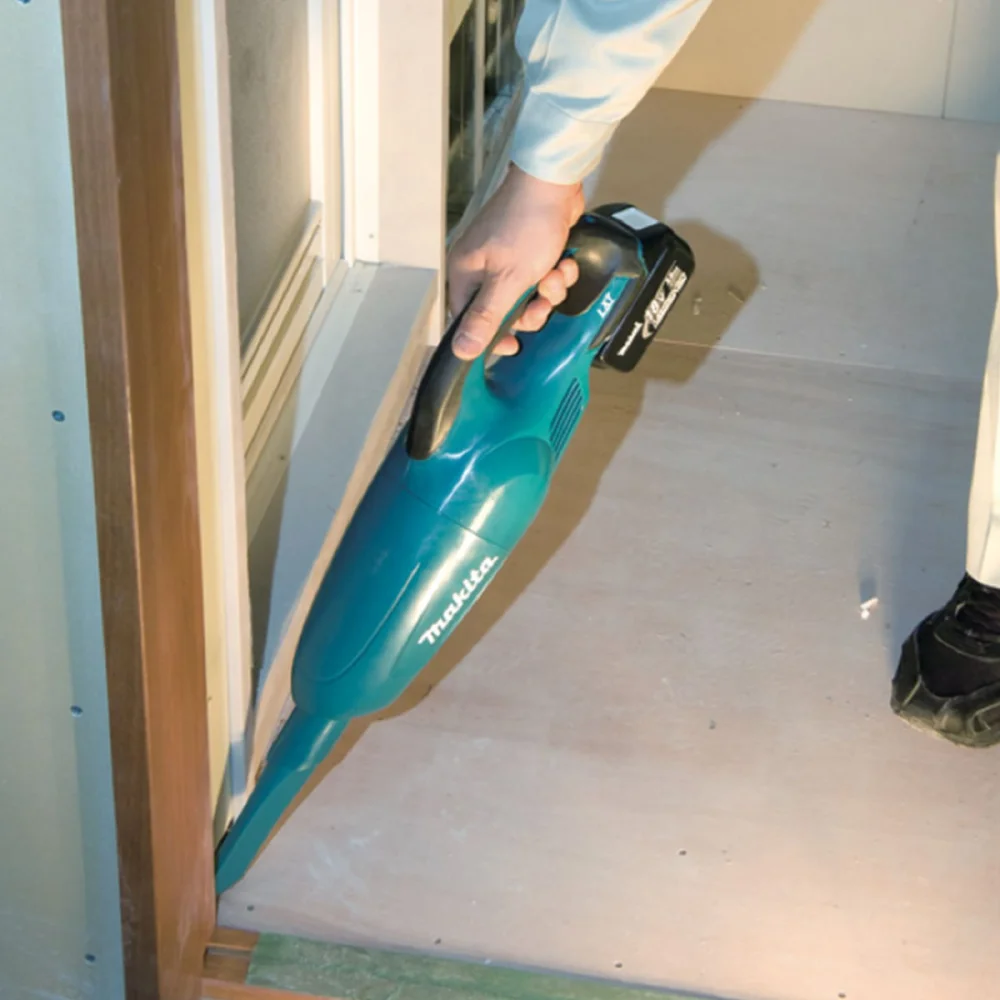 Aspirador de Pó Portátil à Bateria e Bateria 18V 3.0Ah DCL180ZC Makita