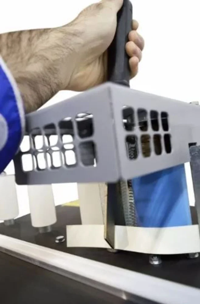 Coladeira de Borda Portátil Black Edition CBC.E (M) Black Maksiwa  220 Volts