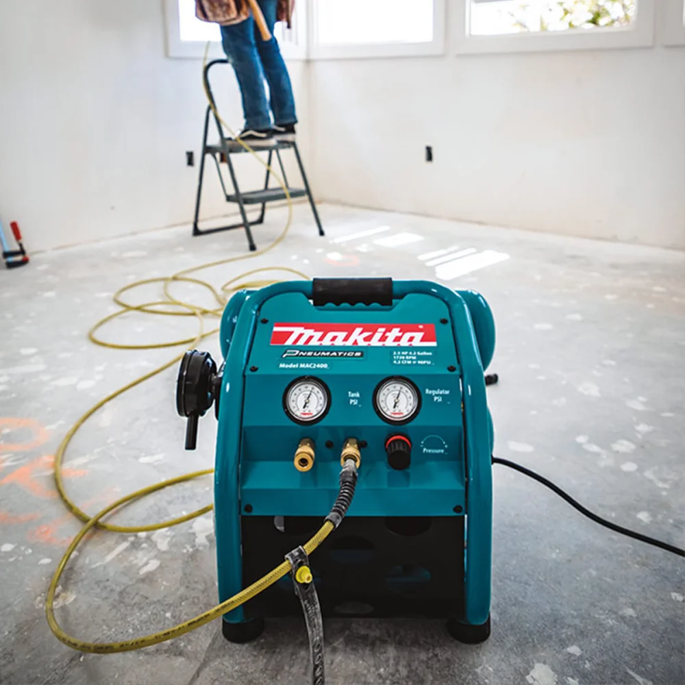 Compressor de Ar 2.5HP Com 2 Saídas MAC2400 Makita Outlet 220 Volts