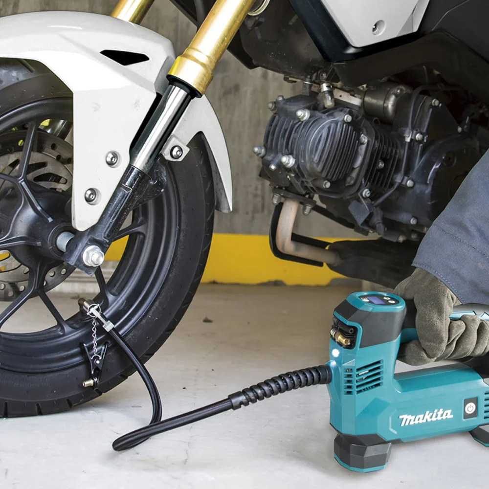 Kit Compressor de Ar Portátil DMP180Z Makita e 2 Baterias e Carregador e Maleta