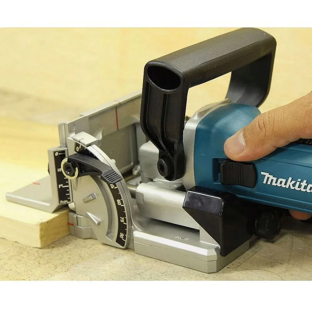 Kit Fresadora de Junção 4Pol 710W PJ7000 Makita e 200 Biscoitos