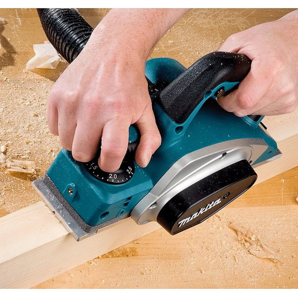 KIT Plaina 82mm 620 Watts KP0800 Makita e Caixa de Ferramentas 16 Pol