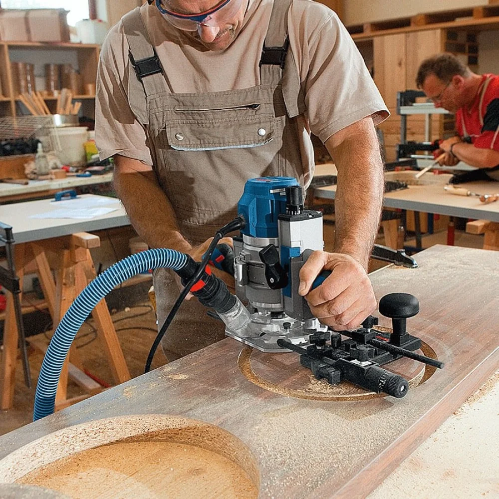 Kit Tupia com Base Imersão GOF 1600 CE Bosch e Conjunto de 6 Fresas para Madeira