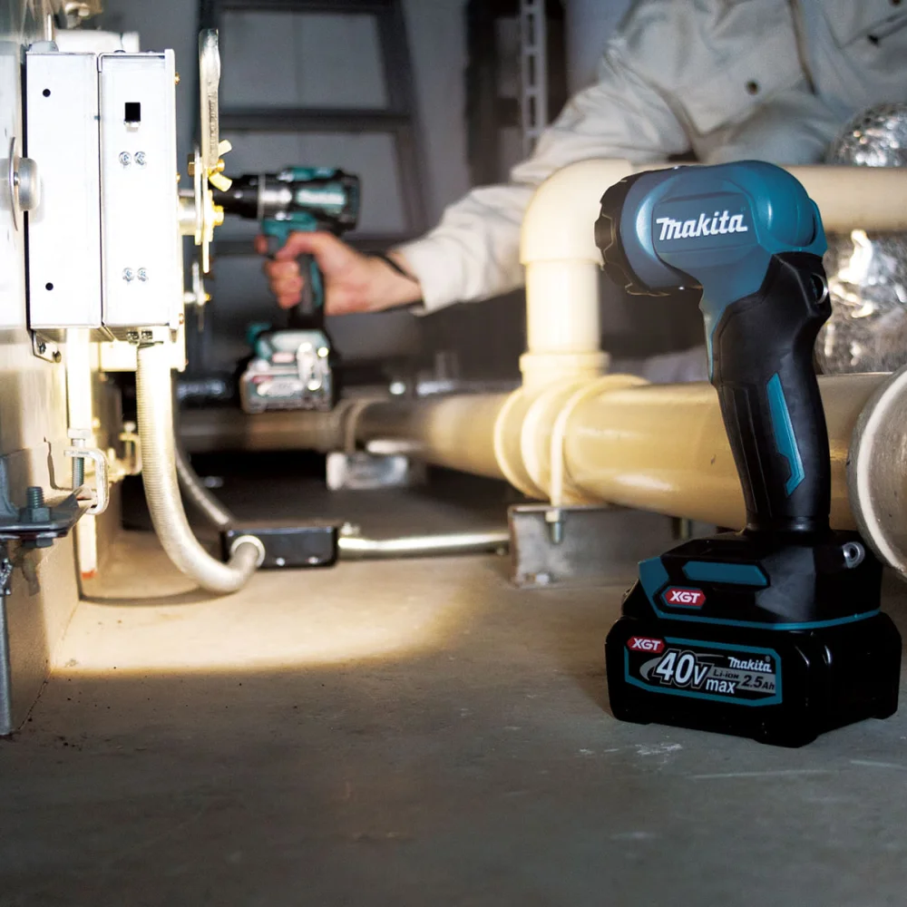 Lanterna de Led à Bateria Não Acompanha 40V ML001G Makita