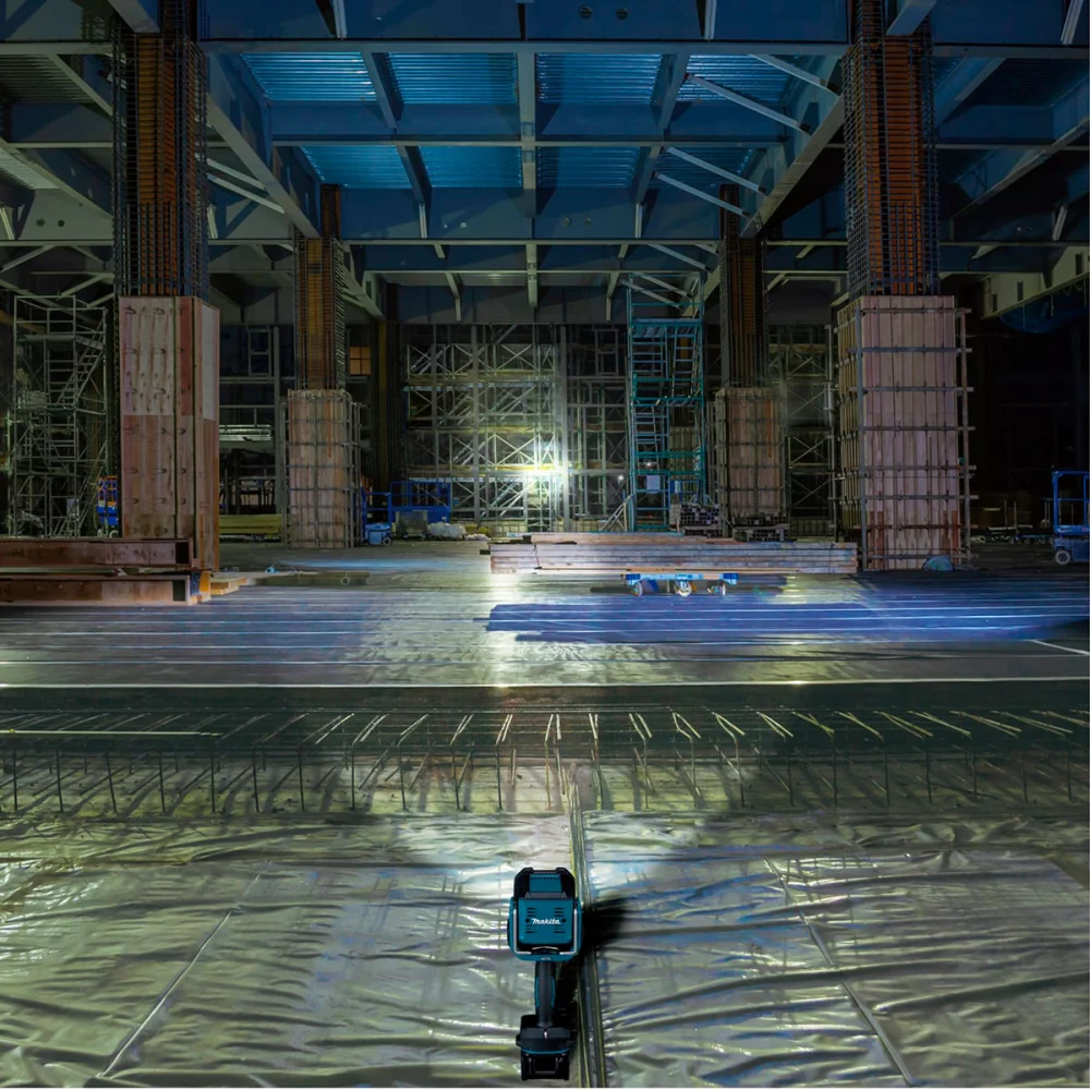 Lanterna Led com 1250 Lúmes à Bateria Não acompanha 40VMax ML007G Makita