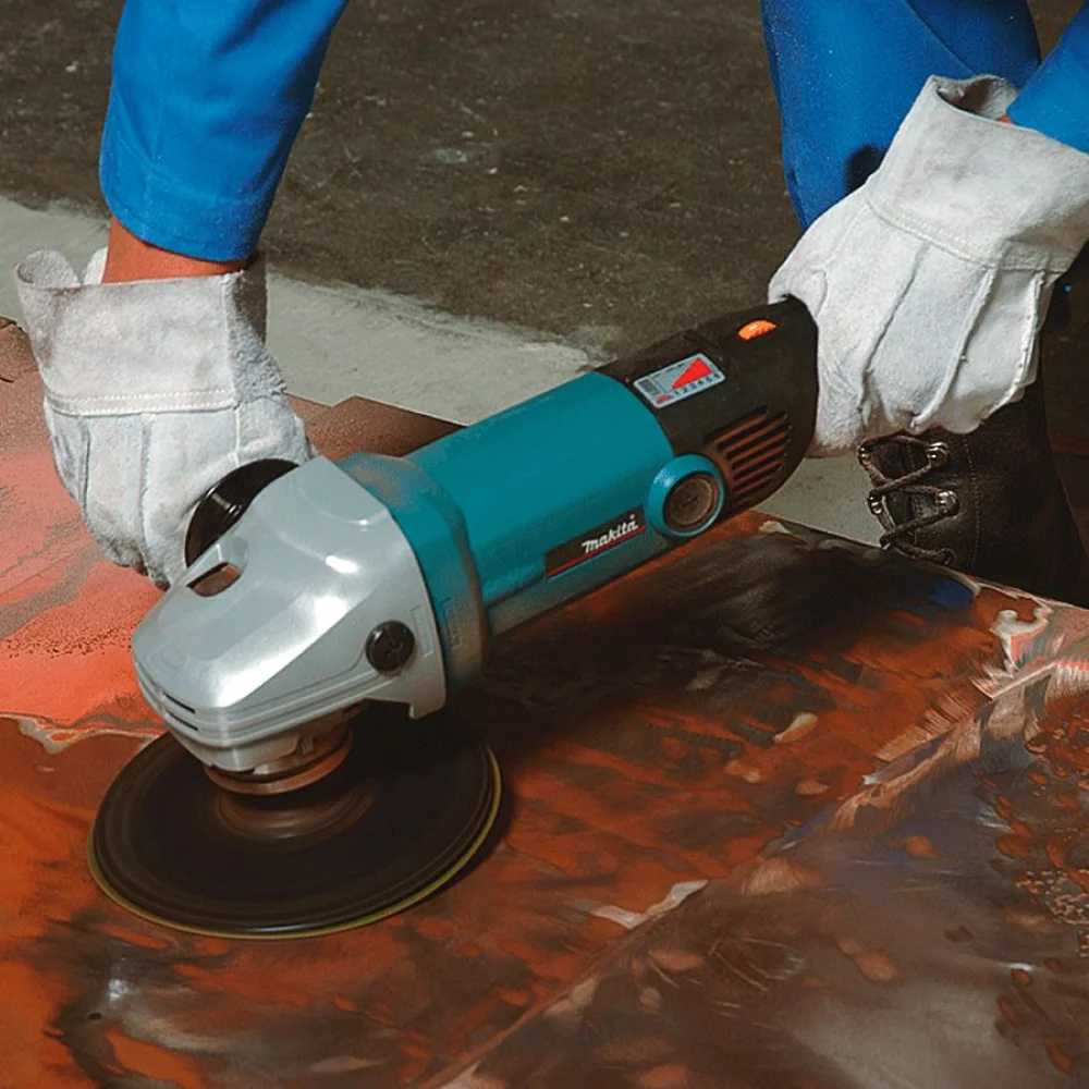 Lixadeira e Politriz Eletrônica 7 Pol 1.600 Watts SA7000C Makita