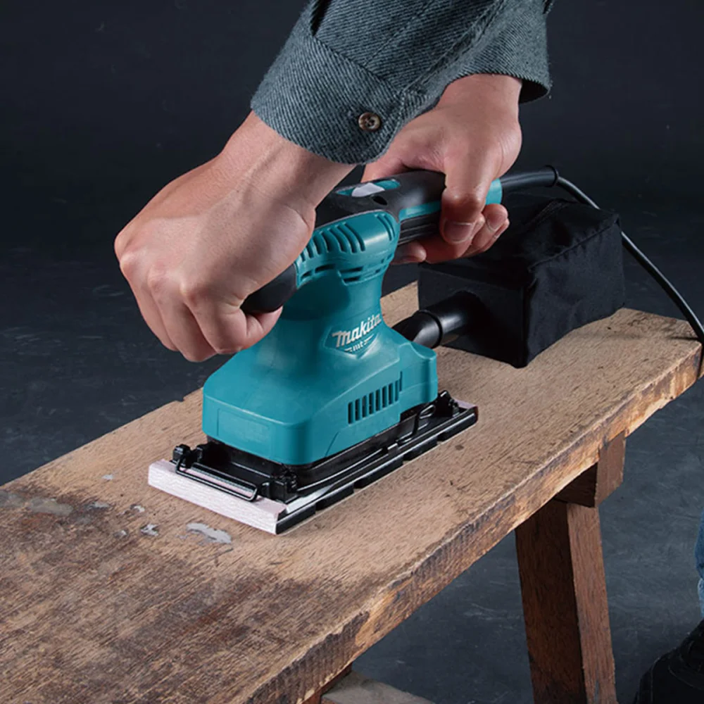 Lixadeira Orbital 190 Watts M9203B Makita