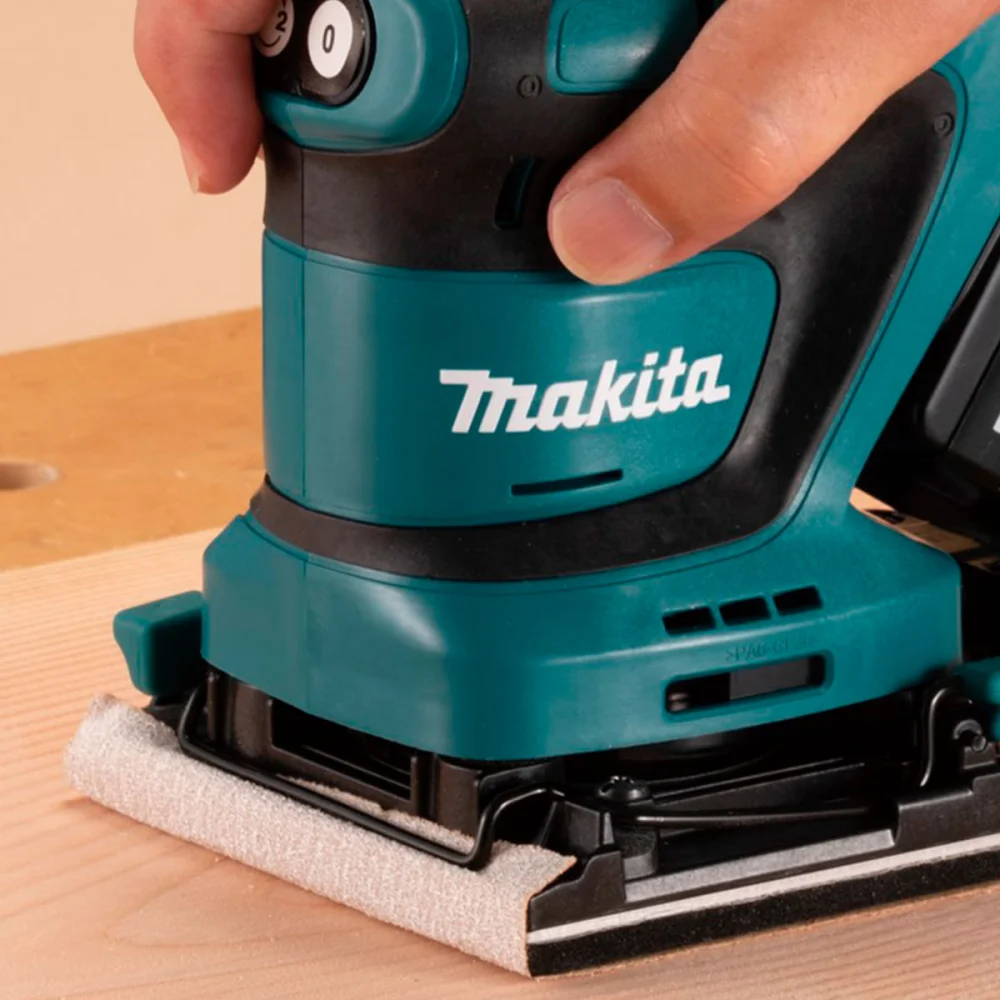 Lixadeira Orbital à Bateria Não acompanha 18V DBO480Z Makita