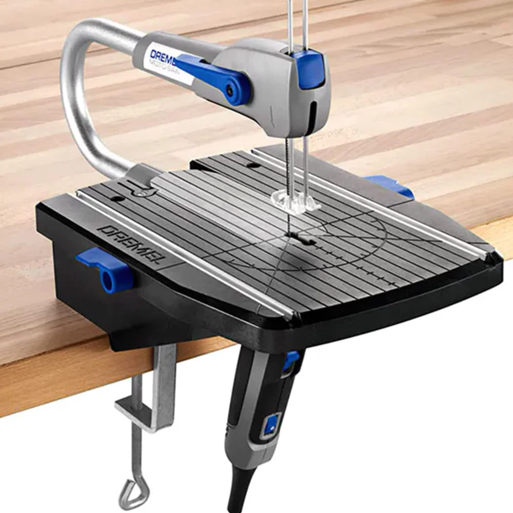 Micro Serra Tico Tico de Mão/Bancada 70W e Maleta e 12 Acessórios Moto-Saw Dremel