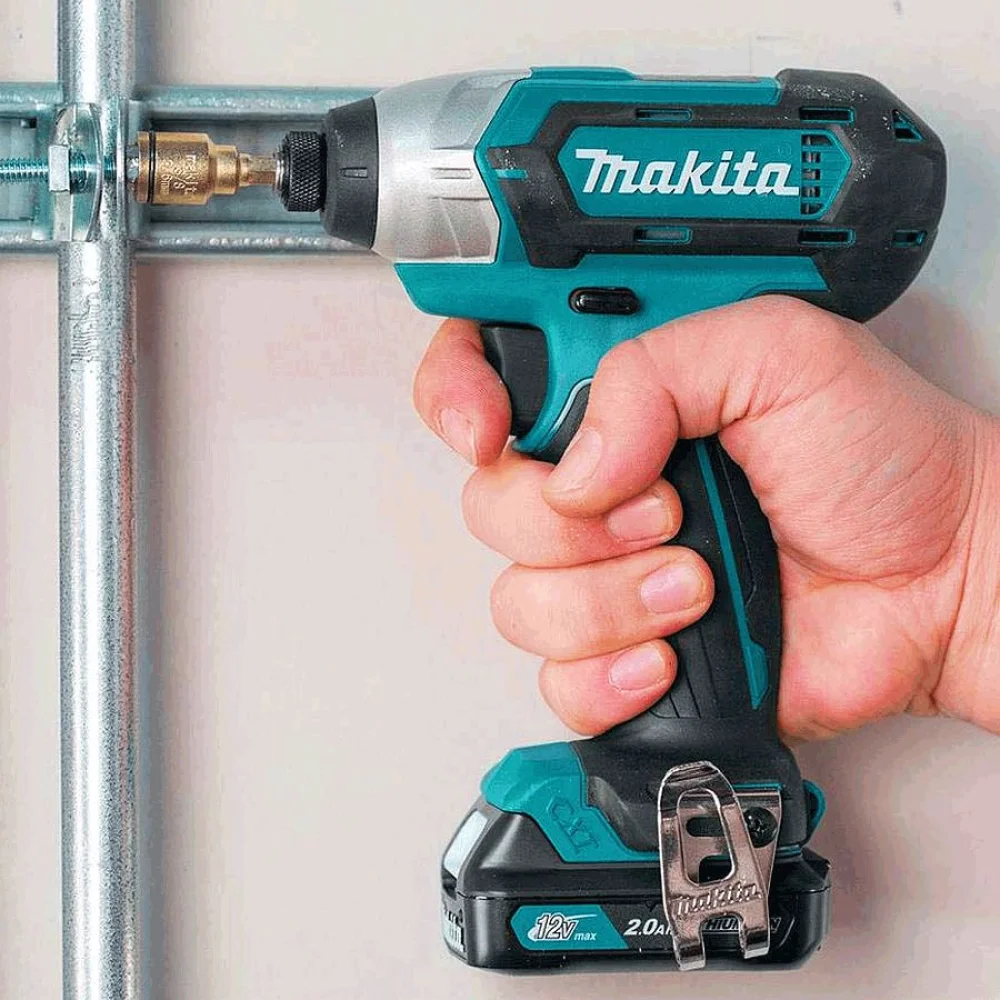Parafusadeira de Impacto à Bateria 12V TD111DWYE Makita Bivolt