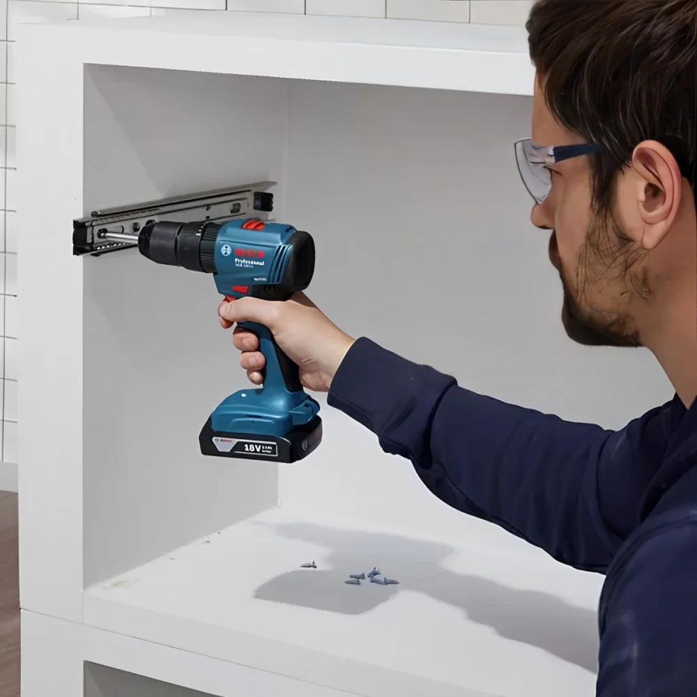 Parafusadeira e Furadeira à Bateria e 2 Baterias 18V e Maleta GSB 185-Li Bosch