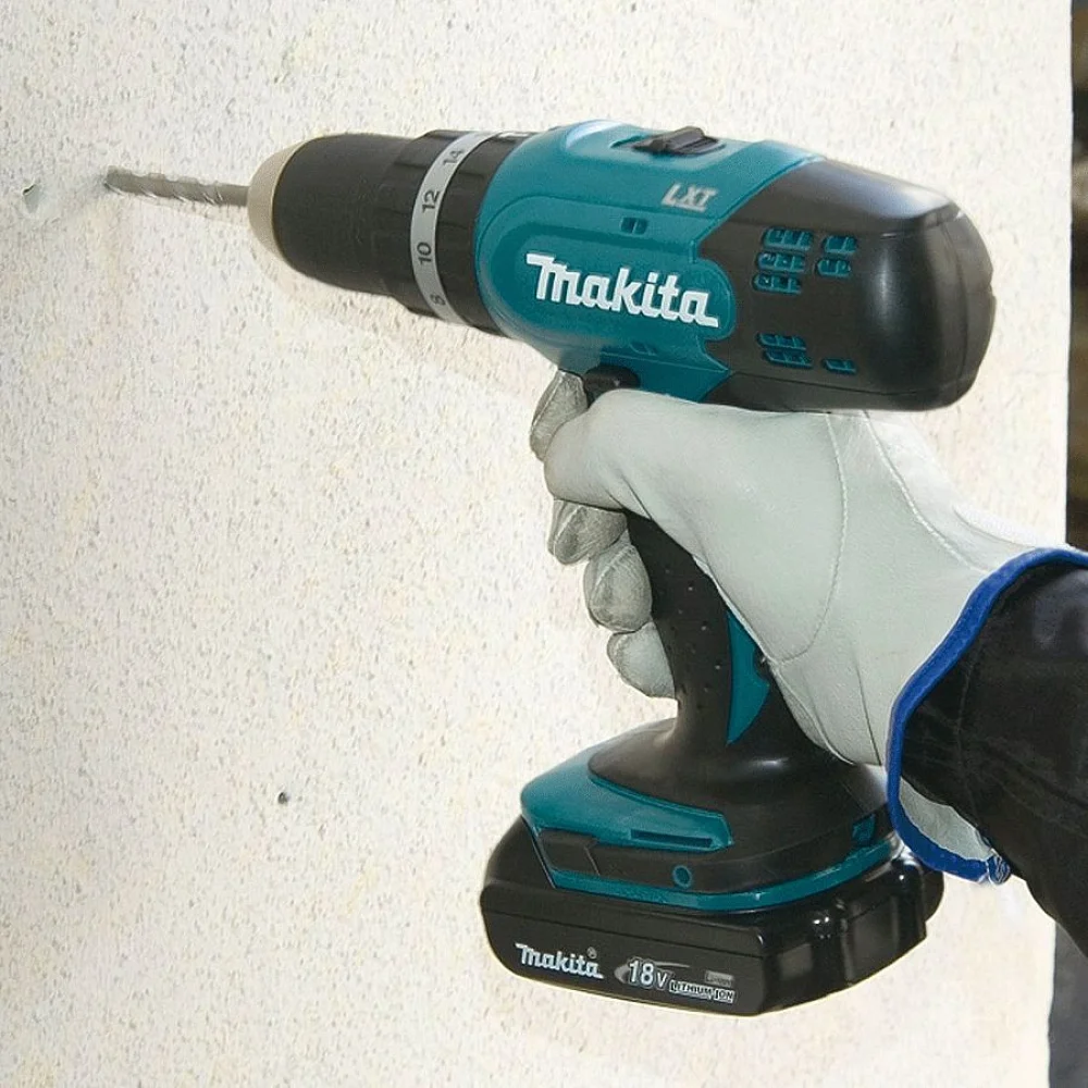 Parafusadeira e Furadeira de Impacto à Bateria 18V DHP453SHE Makita