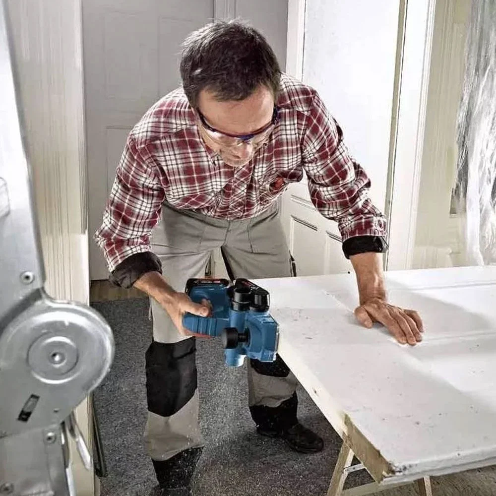 Plaina à Bateria Não acompanha GHO 18V-LI Bosch