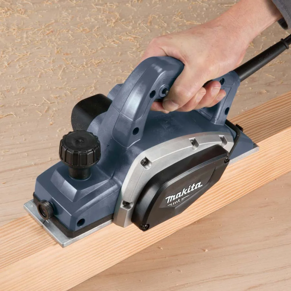 Plaina Elétrica Profissional 82mm 500 Watts M1902G Makita