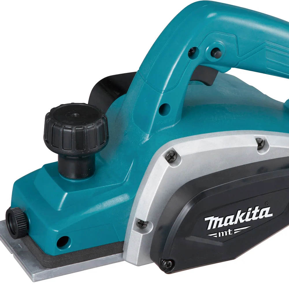 Plaina Elétrica Profissional 82mm 580 Watts M1902B Makita