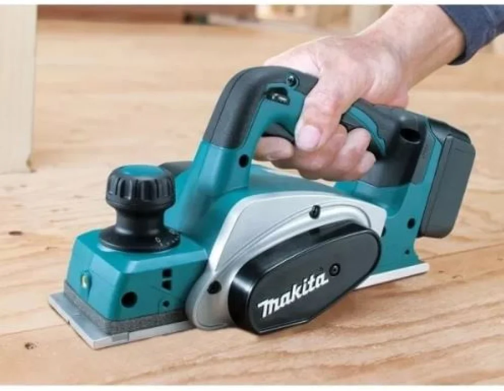 Plaina Makita 82mm à Bateria Não acompanha 18V DKP180Z