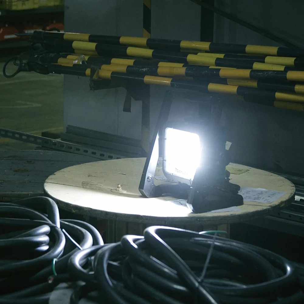 Refletor de Led à Bateria DML805 -P Makita