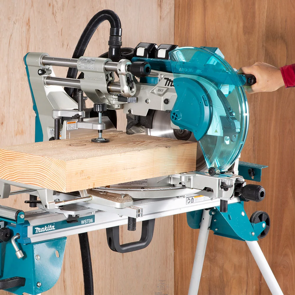 Serra Circular de Esquadria 305mm à Bateria 18V 5.0 Ah DLS211PT2 Makita