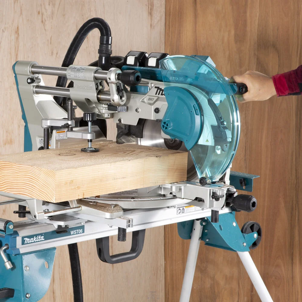 Serra Circular de Esquadria à Bateria 305mm DLS212PT2 Makita