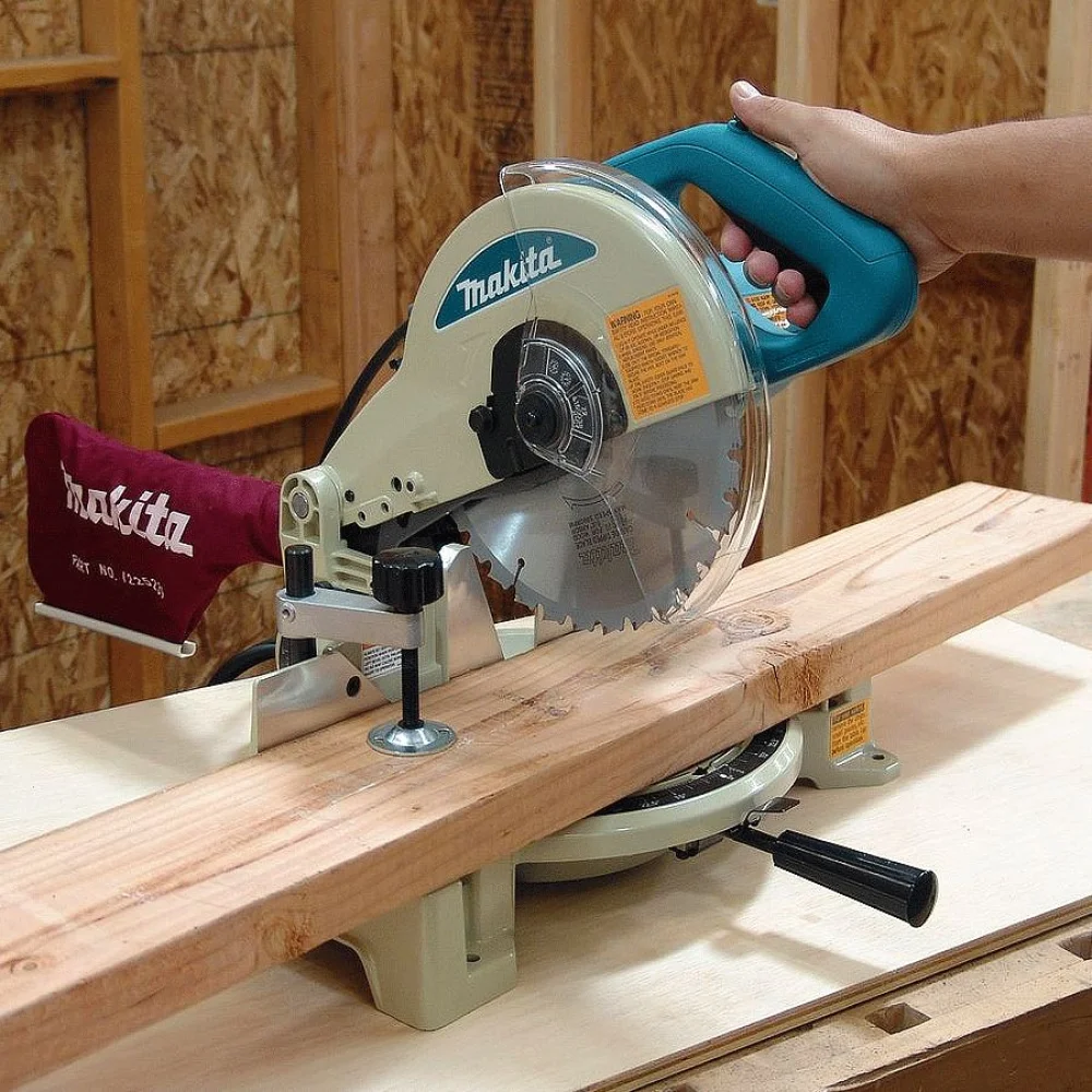 Serra de Esquadria 255mm 1.650 Watts LS1040 Makita