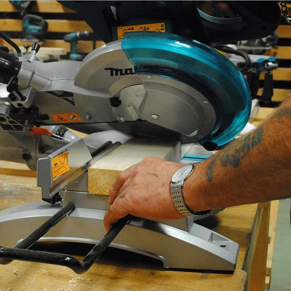 Serra de Esquadria 260mm 1.430 Watts LS1018L Makita