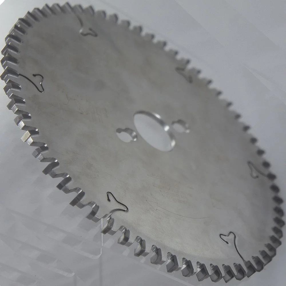 Serra Fresa Fundo de Gaveta 60 Dentes Canal de 65mm LU3E 0201 Freud