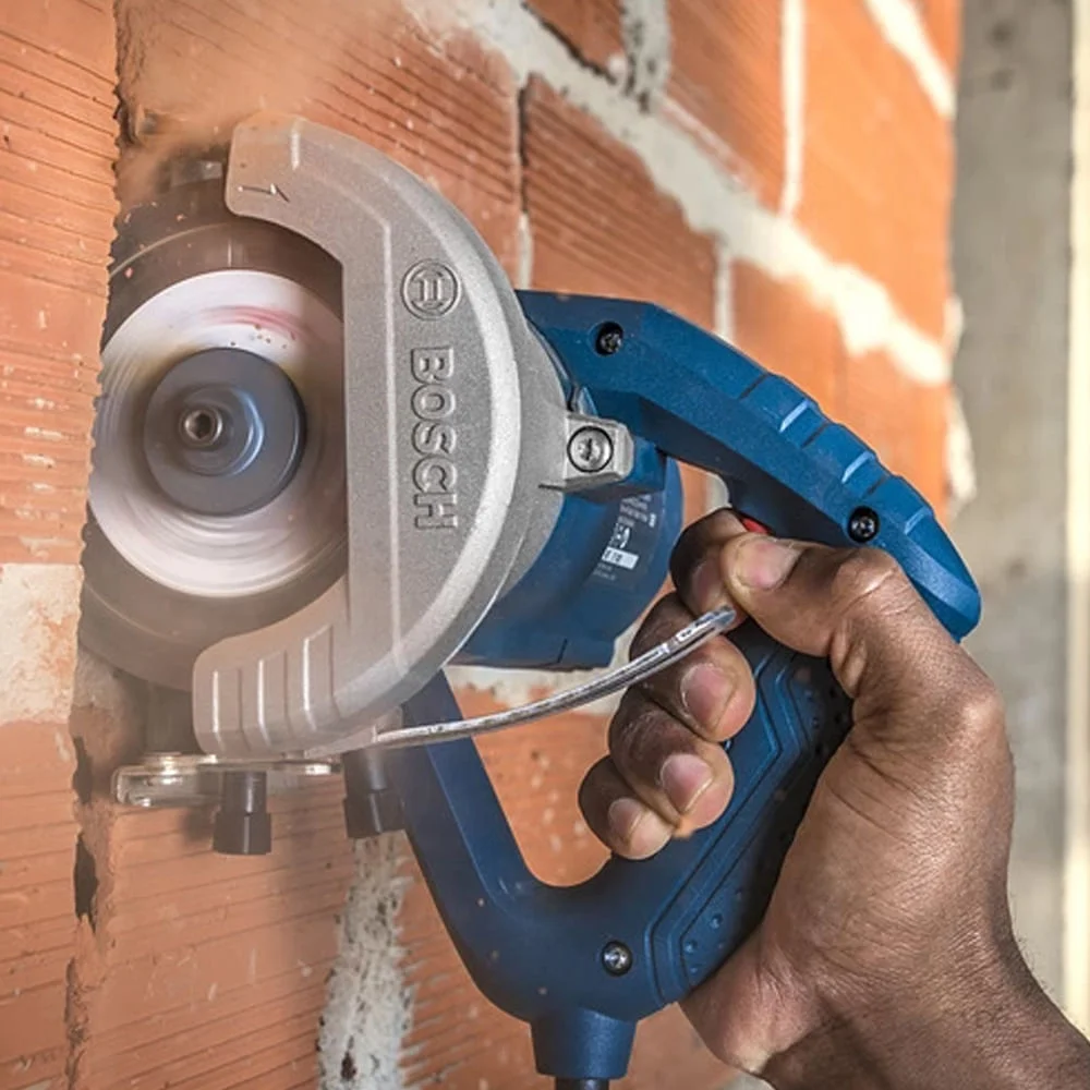 Serra Mármore Titan GDC 151 com Maleta e Disco 1500 Watts Bosch