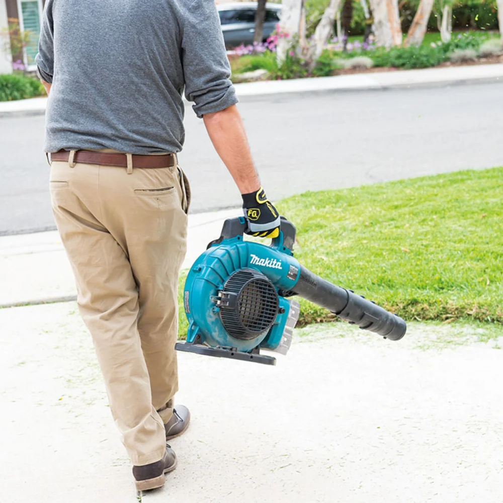 Soprador à Bateria 36V DUB363ZV Makita com 2 Baterias 18V 6.0Ah