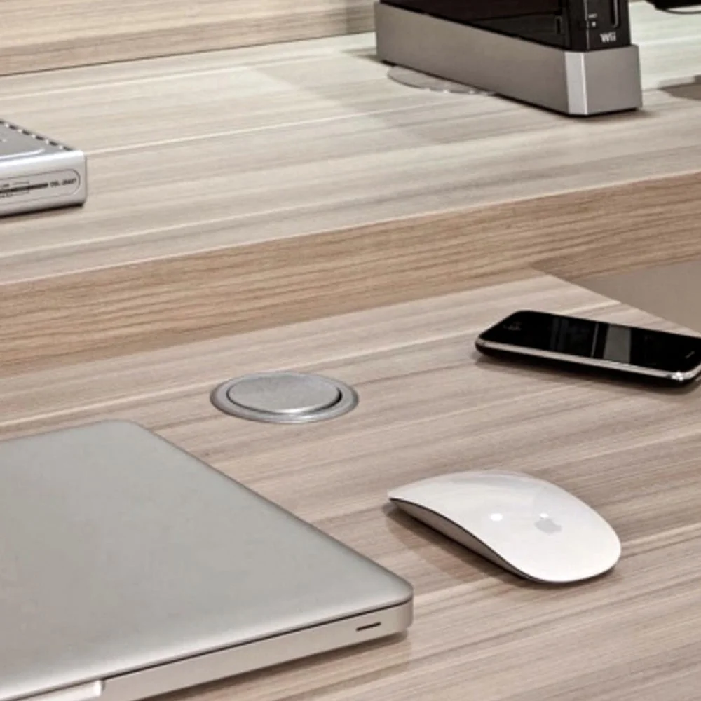 Torre de Tomada Multiplug 2 Tomadas e 2 USB Bivolt