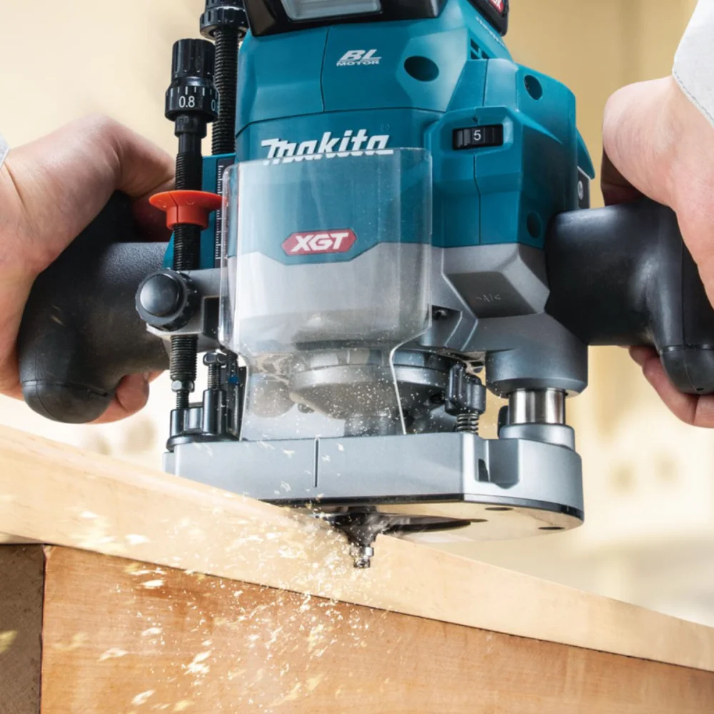 Tupia de Coluna 12mm à Bateria Não acompanha 40V XGT RP001GZ Makita