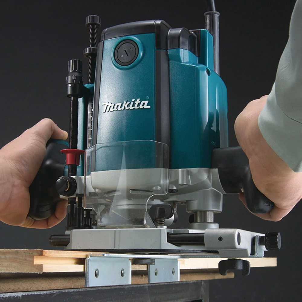 Tupia de Coluna 12mm com Iluminação 1650W RP1801F Makita