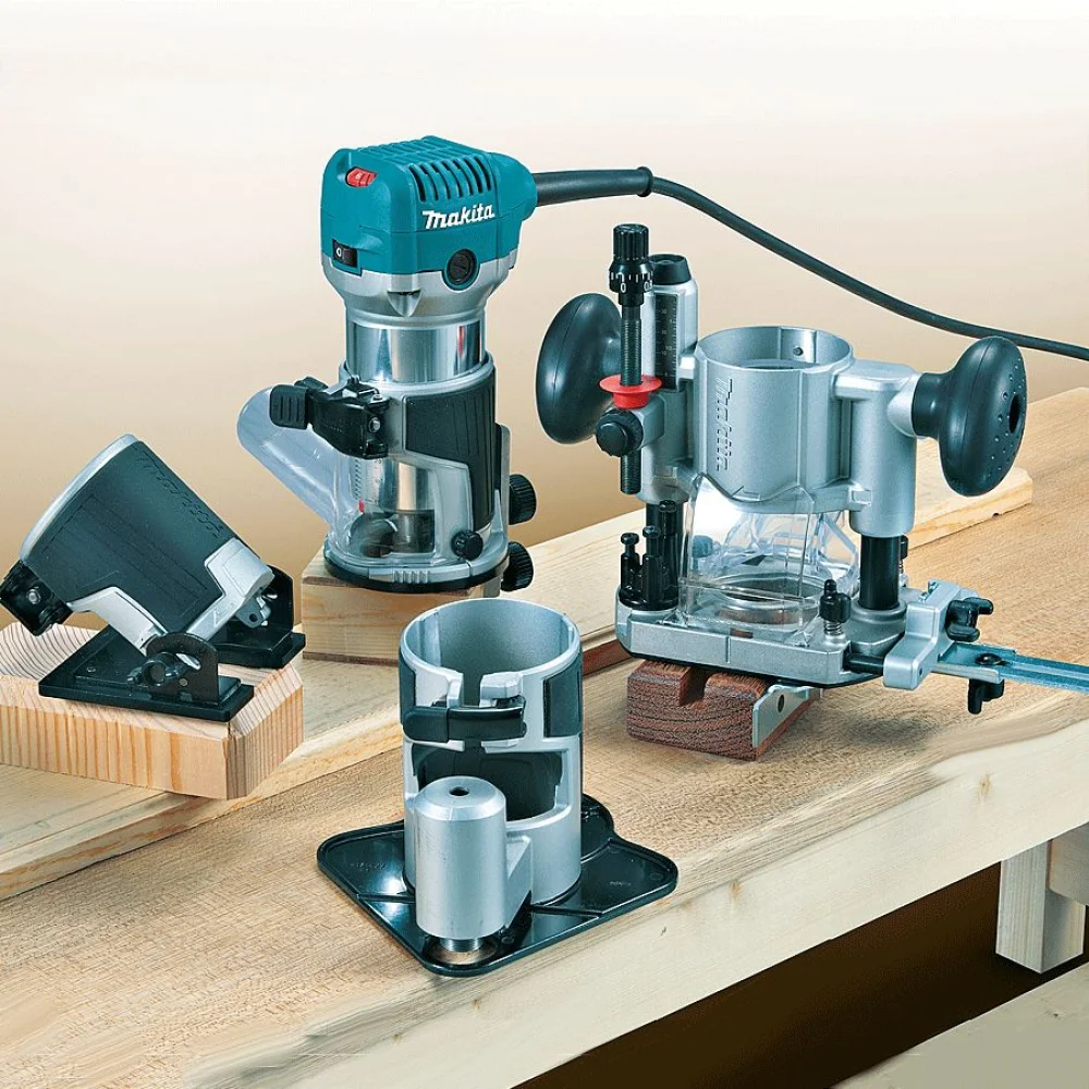 Tupia Manual com Kit 6mm 710 Watts RT0700CX3 Makita