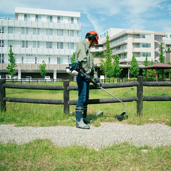 Aparador de Grama à Gasolina ER2600LG Makita