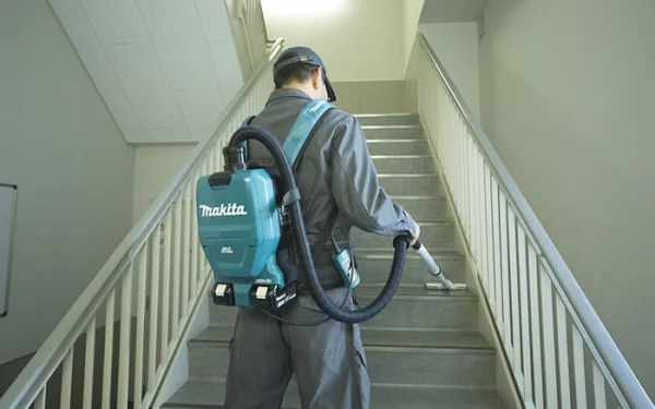 Aspirador de Pó à Bateria Não acompanha 18V DVC260Z Makita