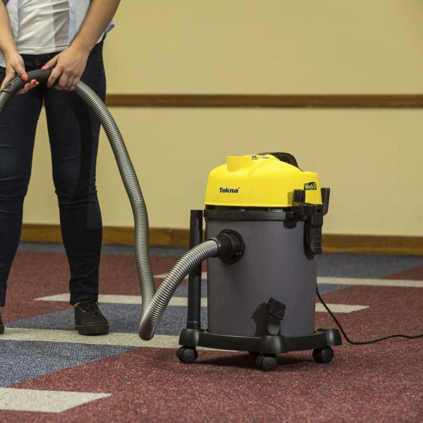 Aspirador de Pó e Água 18 Litros 1200 Watts Work18 APL1181Y Tekna