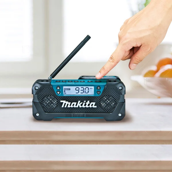 Combo Parafusadeira Furadeira 12V Rádio Bateria e Brocas KITHP333 e MR052 Makita