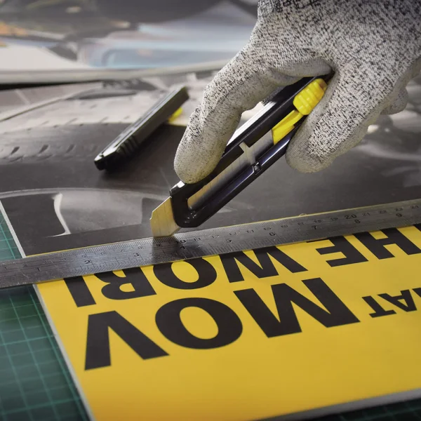 Estilete Retratil com Trava Automática 18mm STHT10323-840 Stanley