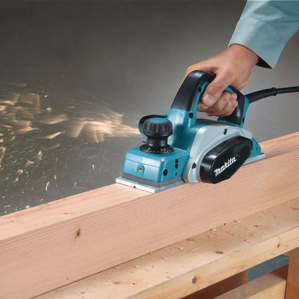 KIT Plaina 82mm 620 Watts KP0800 Makita e Caixa de Ferramentas 16 Pol