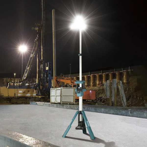 Kit Refletor para Área de Trabalho DML814 Makita e Bateria 18V e Carregador