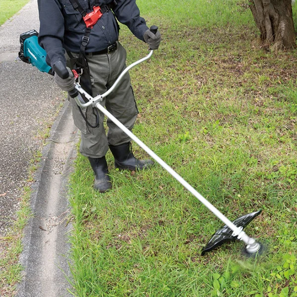 Kit Roçadeira à Bateria 36V DUR369AZ Makita e 2 Baterias e Carregador