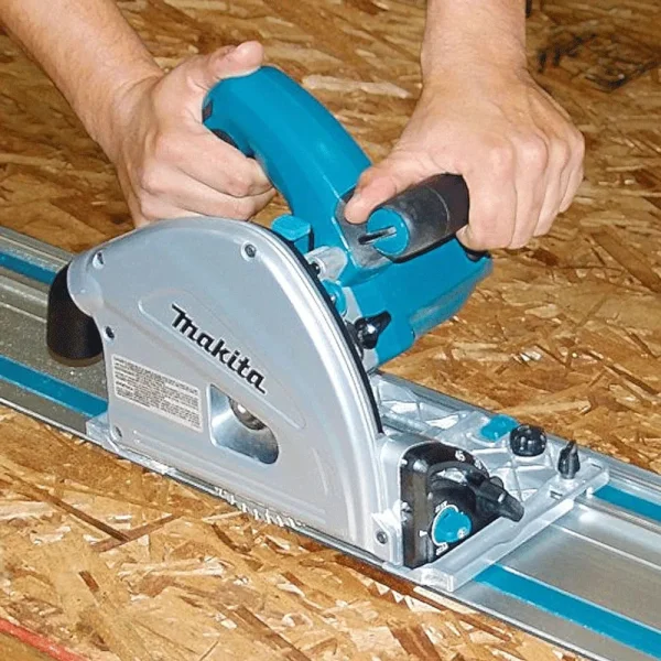 Kit Serra Circular com Maleta SP6000J Makita e 2 Trilhos de 1 metro e Conector