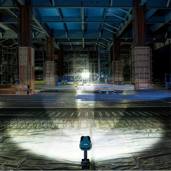 Lanterna Led com 1250 Lúmes à Bateria Não acompanha 40VMax ML007G Makita