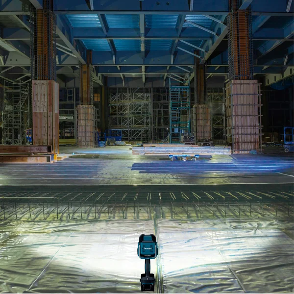 Lanterna Led com 1250 Lúmes à Bateria Não acompanha 40VMax ML007G Makita